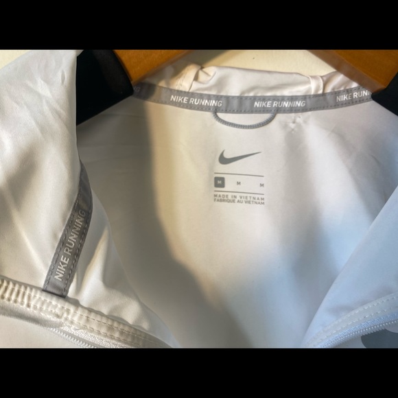 Nike Windbreaker - Picture 5 of 5